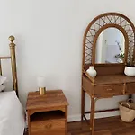 Cute, Sun-Soaked Apartment Above The Sea
